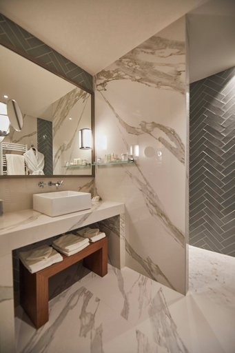 Bathroom 4, Olivier leflaive, Côte-d'Or