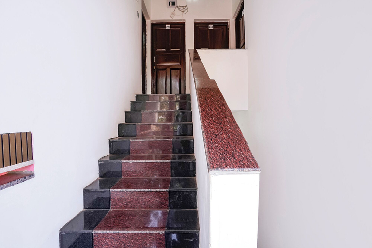 Staircase 2, Via Royale castle beach Home - 300M From Calangute Beach, South Goa