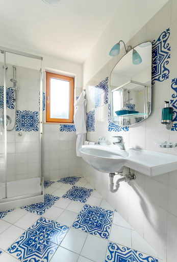 Bathroom 5, Hotel Gran Paradiso, Napoli