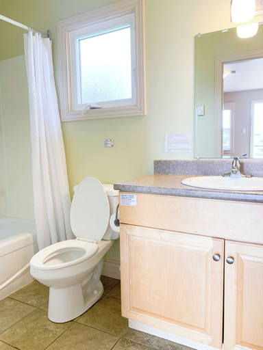 Bathroom, Parlee Beach Motel, Westmorland
