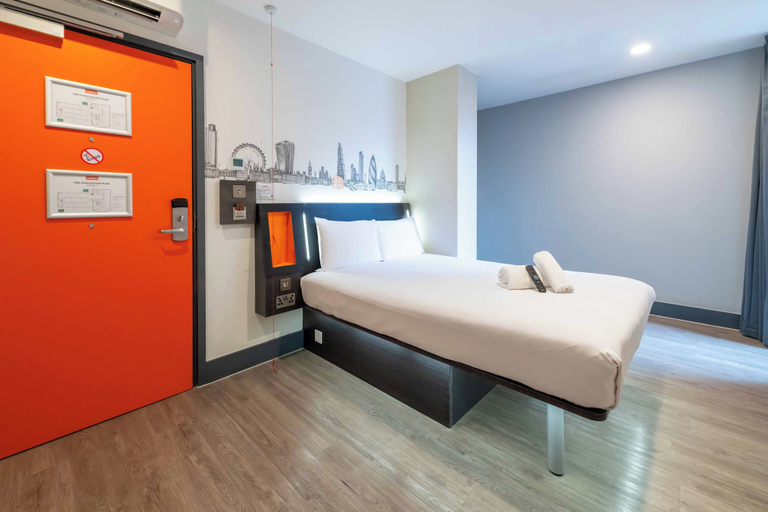 Bedroom 4, easyHotel London City Shoreditch, London