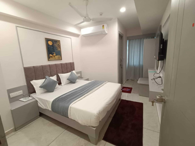Room 5, Hotel Royal Sky, Gandhinagar
