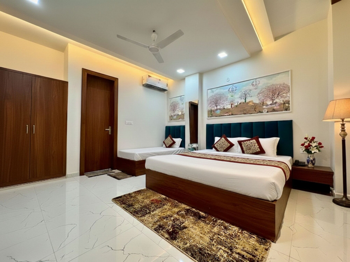 Room 3, SR PALACE, Mathura