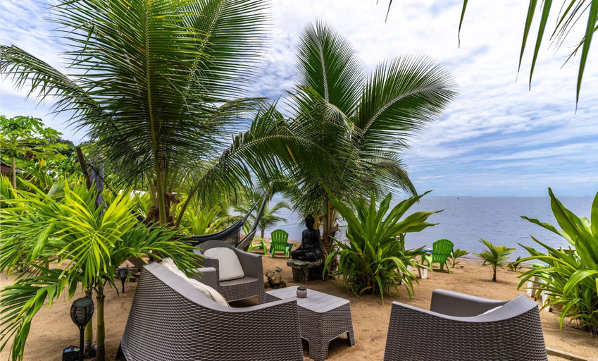Room 5, Beachfront Bungalows With Zen Charm