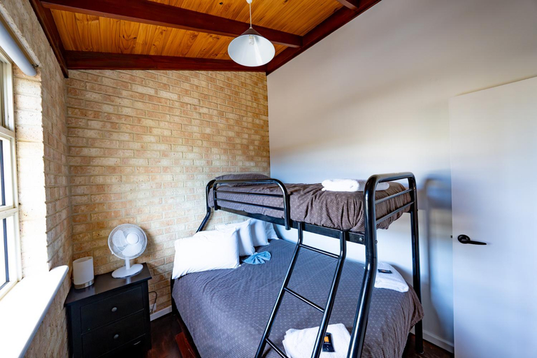 Bedroom 3, Yot Spot Holiday Apartments, Esperance