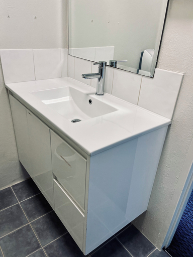 Bathroom 3, Heemskirk Motor Hotel, West Coast