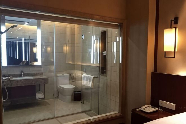 Bathroom 4, Guanhailou Holiday Hotel, Maoming