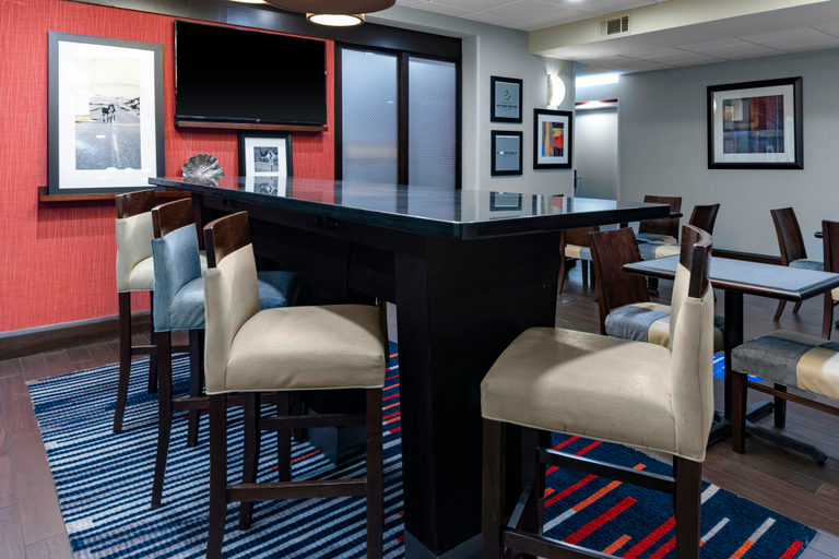 Food & Drinks 5, Hampton Inn Columbia, Maury
