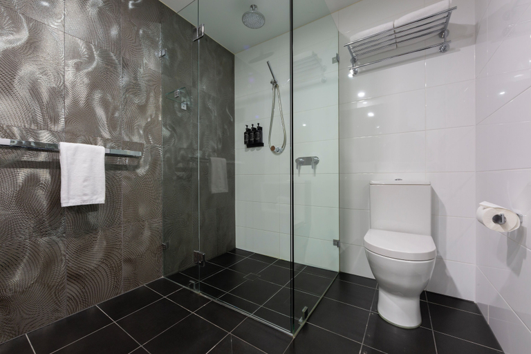 Bathroom 4, Avenue Hotel Canberra, Canberra