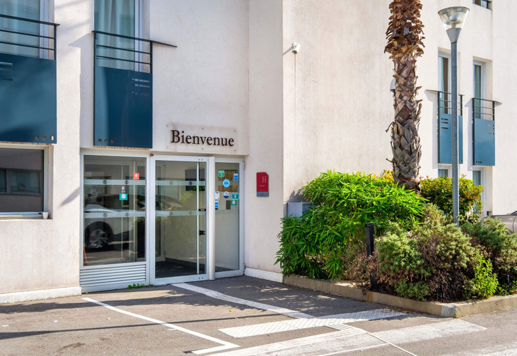 Exterior & Views 2, B&B Hotel Cannes La Bocca Plage, Alpes-Maritimes