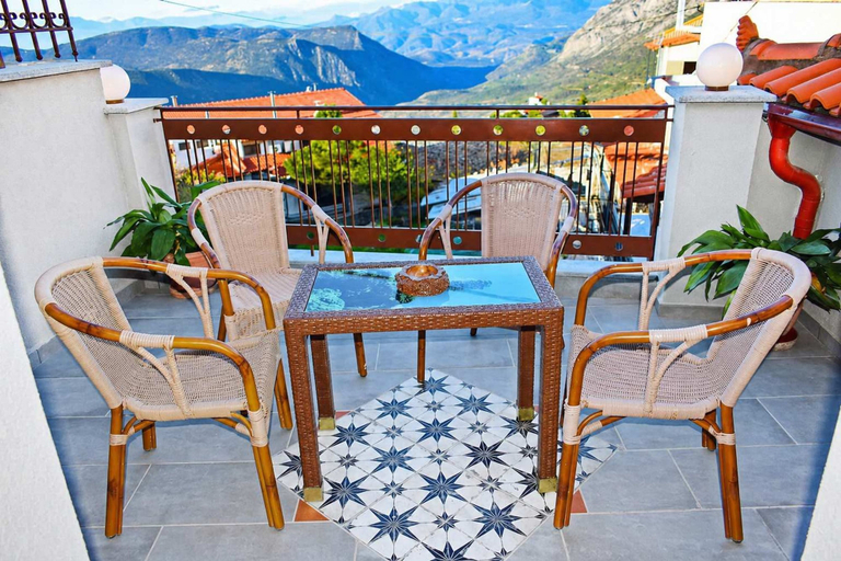 Room 2, Arachova Boka s House With Breathtaking Views, Central Greece