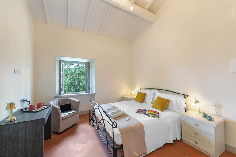 Room 2, Villa Chimera Green 10 with Pool & Gym, Arezzo