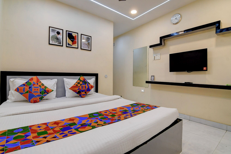 Room 2, FabHotel Airport View - Nr. Kolkata Airport, South 24 Parganas
