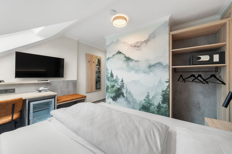 Bedroom 3, Hotel Franken, Forchheim