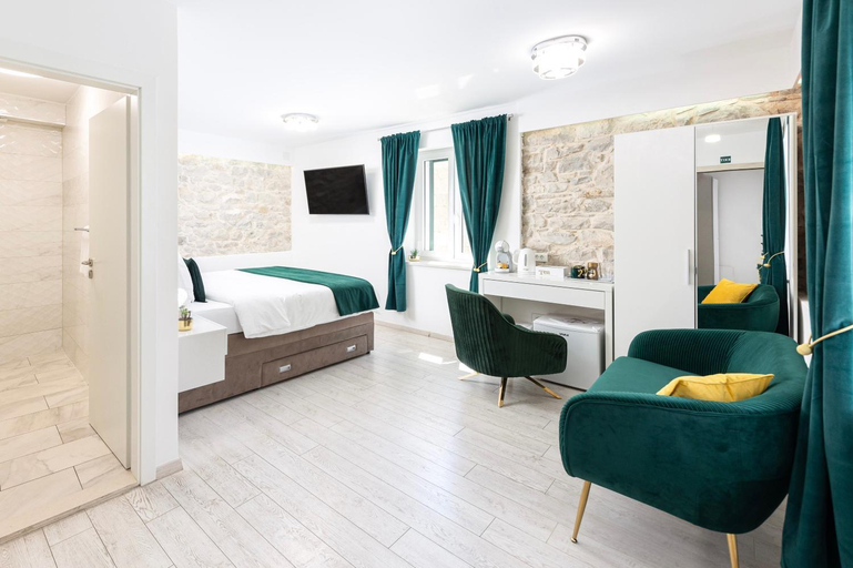 Bedroom 2, Lions Heritage Rooms, Split