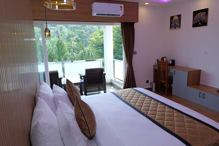 Room 3, CLOUD NATURE HOTEL, Kodagu