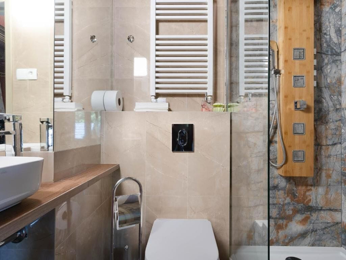 Bathroom 2, Dwór Mysinek, Starogard