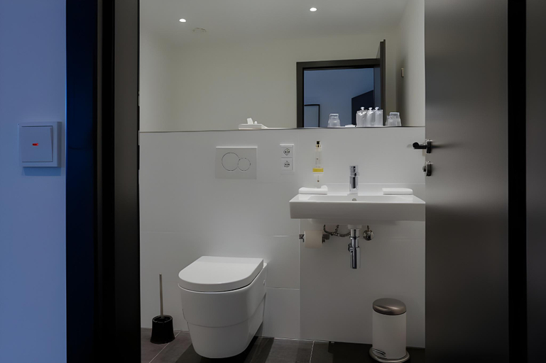 Bathroom 3, FourSide Plaza Hotel Trier, Trademark Collection by Wyndham, Trier