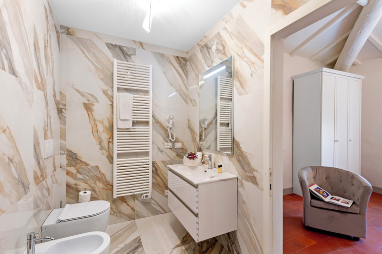 Bathroom 3, Villa Chimera Green 10 with Pool & Gym, Arezzo