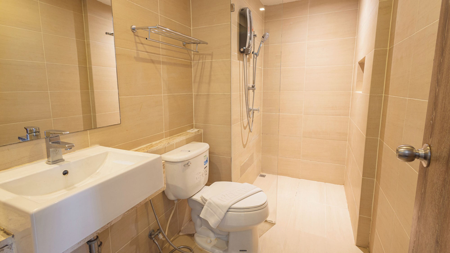 Bathroom 4, B2 Bangna Premier Hotel, Prawet