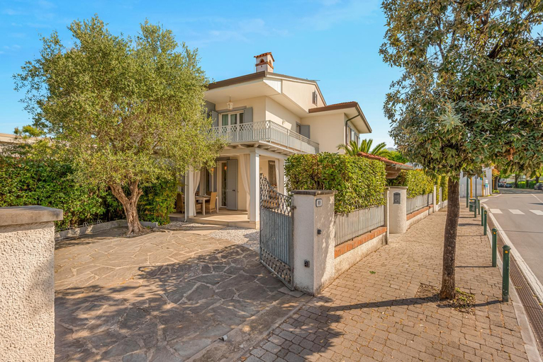5, Heart of Forte Designer Villa, Lucca