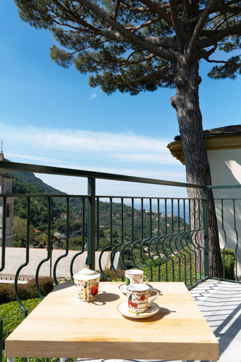 Room 4, Camogli Sea and Valley View by Wonderful Italy, Genova