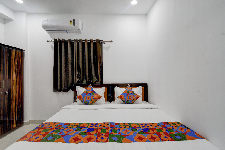 Room 3, Fabhotel Svr Lavish Lounge, Hyderabad