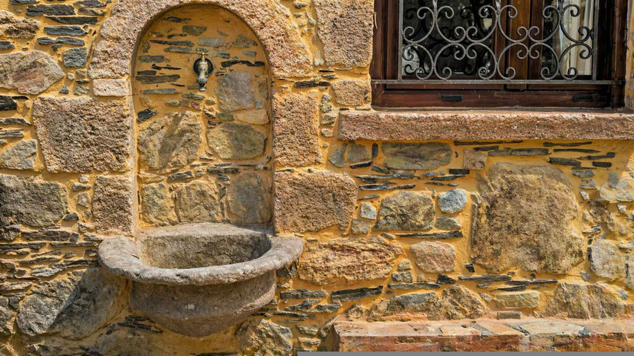 Room 2, Harmony House- Sea View Cretan Escape With Jacuzzi, Crete
