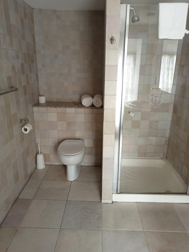 Bathroom 3, Meath Arms Country Inn
