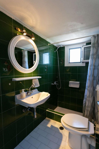 Bathroom 4, Laloudaki Apartments, Peloponnese