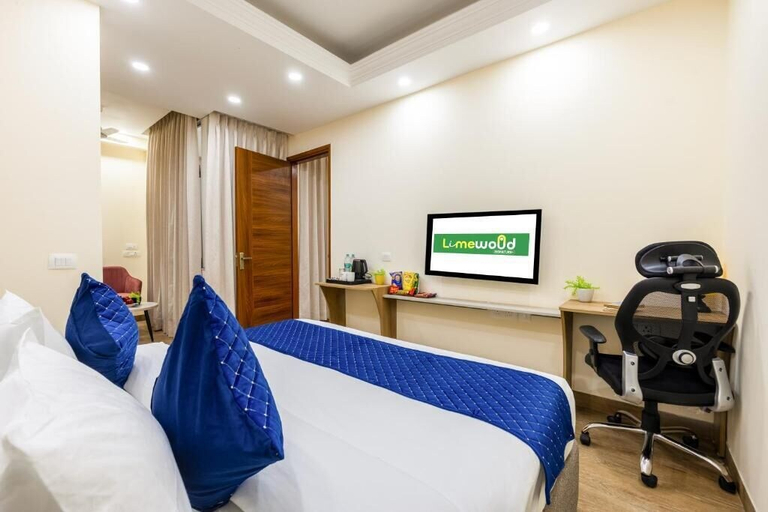 Room 4, Limewood Signature - Huda City Centre, Gurgaon