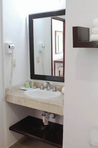 Bathroom 4, Hotel Posada Del Mar, Isla Mujeres