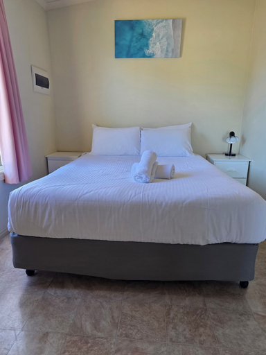 Bedroom 2, BIG4 Kingston Foreshore Holiday Park, Kingston