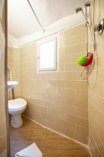 Room 2, Ginori C in Firenze With 3 Bedrooms and 2 Bathrooms, Florence