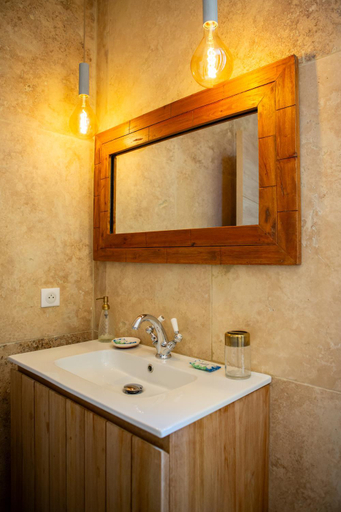 Bathroom 4, Hotel Le G (ex Le Geneve), Alpes-Maritimes