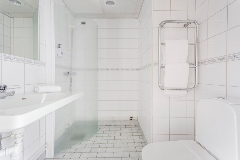 Bathroom 5, Quality Hotel Sundsvall, Sundsvall