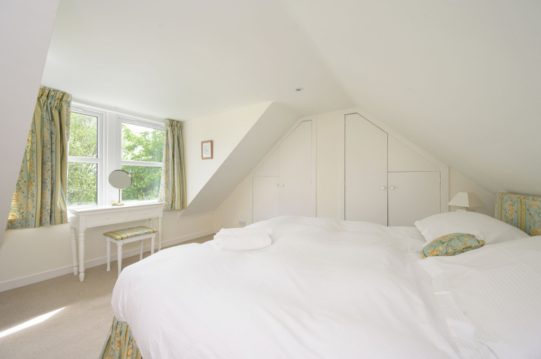 Bedroom 2, Cardross Estate Holiday Cottages, Stirling