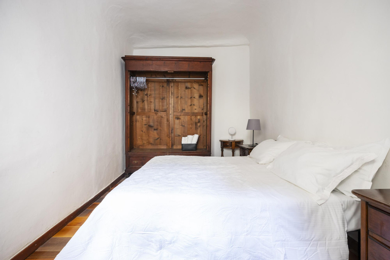 Room 3, Ginori C in Firenze With 3 Bedrooms and 2 Bathrooms, Florence