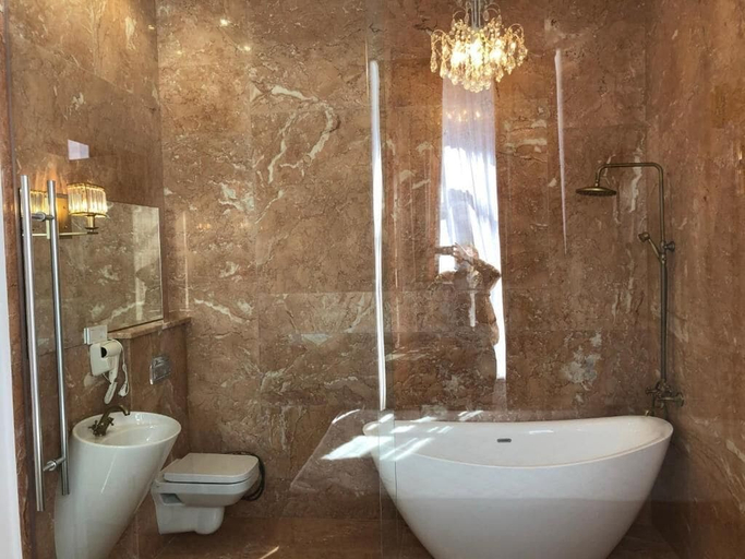 Bathroom 4, Rikhe Palace Boutique HOTEL, Tbilisi