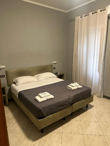 Bedroom 4, Smart station hotel, Napoli