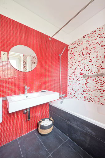 Bathroom 2, Sunny Renovated Apt With Ac, By Timecooler, Lisbon