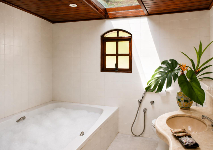 Bathroom 3, Kastel Pedra Bonita, Petrópolis