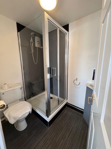 Bathroom 3, The Ship Inn, Cornwall