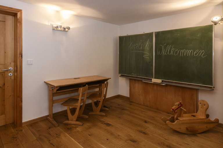 Room 3, Vintage Mountain House With Sauna, Bludenz