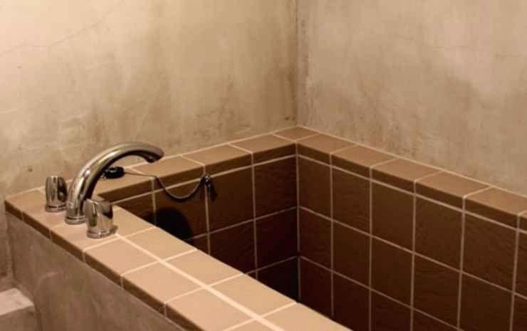 Bathroom, Arita Huis, Arita