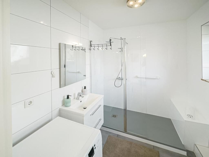 Bathroom 3, Stephaniwall 4, Bremen