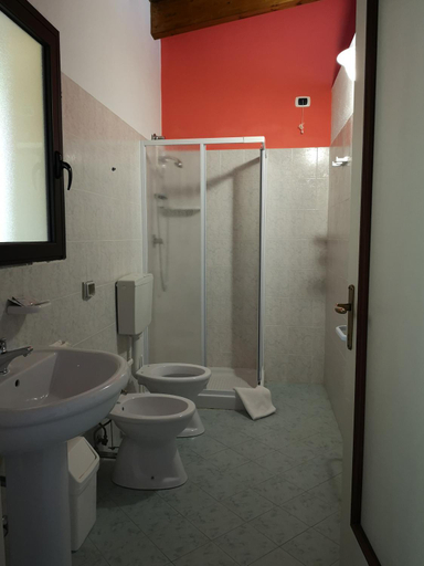 Bathroom 3, Azienda Agrituristica La Fonte, Cosenza