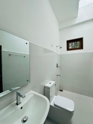 Bathroom 3, Malin Villa, N. Palatha East