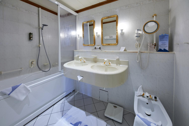 Bathroom 4, Badhotel Sternhagen, Cuxhaven