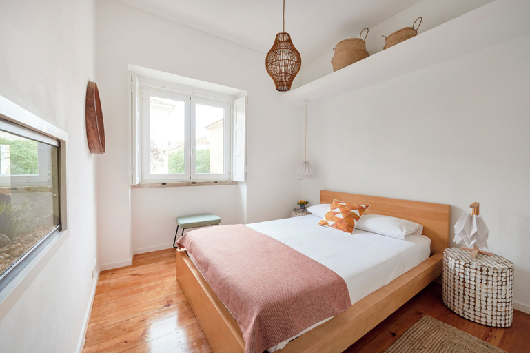 Room 5, Sunny Renovated Apt With Ac, By Timecooler, Lisbon